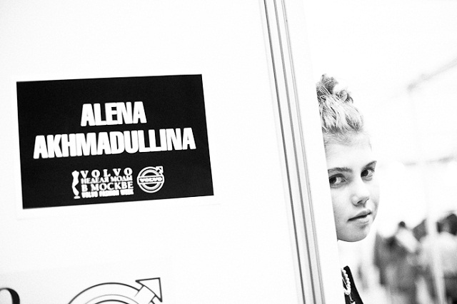Показ Alena Akhmadullina весна-лето 2013: backstage