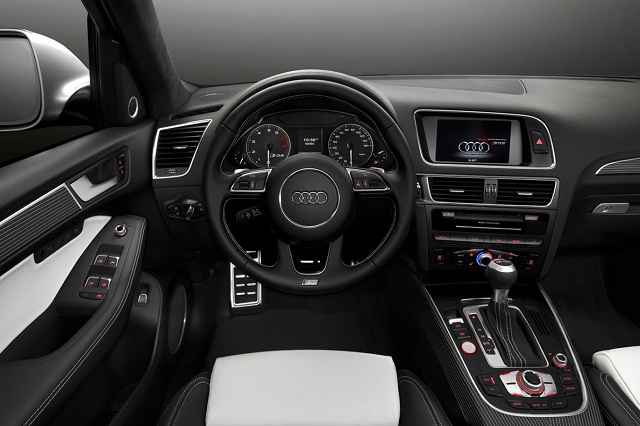 Кроссовер Audi SQ5 3.0 TFSI 2014