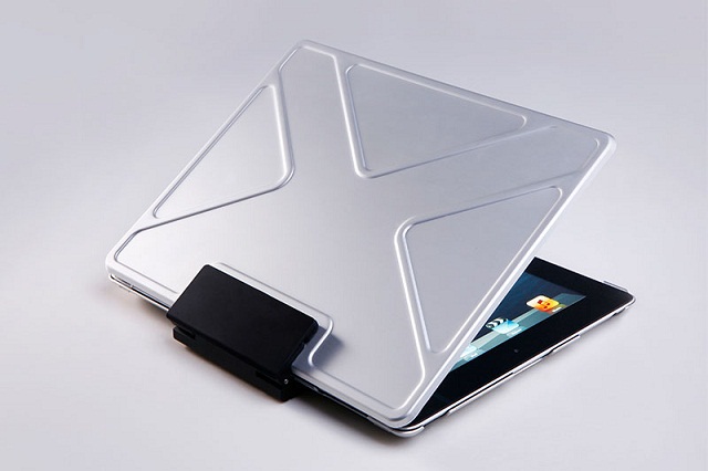 Алюминиевый чехол для iPad от Andrea Ponti