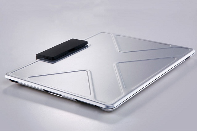 Алюминиевый чехол для iPad от Andrea Ponti