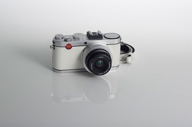 Ограниченная серия камеры Leica X2 White Даймару Шинсайбаши