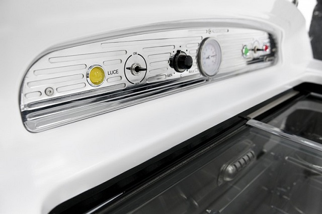 Мини-холодильник “Smeg 500″ от дизайн-бюро Independent Ideas