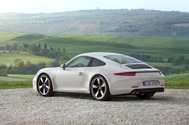 Юбилейный Porsche 911 50 Years