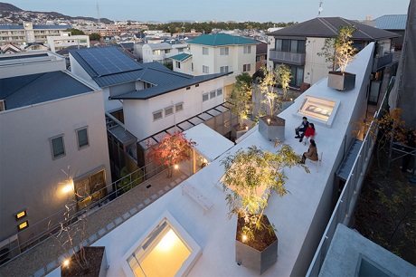 Двухэтажный жилой дом от Су Фудзимото