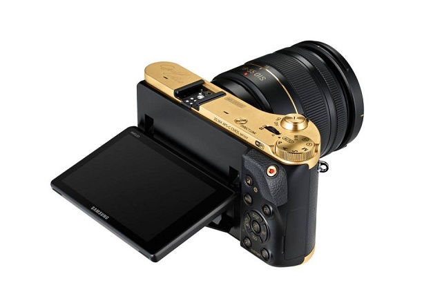Золотой фотоаппарат Samsung Gold Plated NX300
