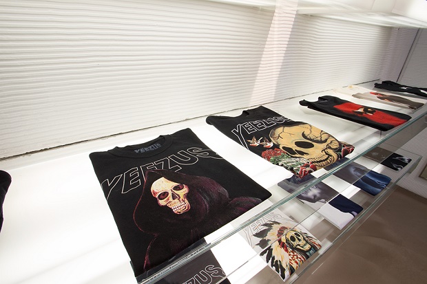 Канье Уэст открывает временный магазин Yeezus Tour Pop-Up Shop