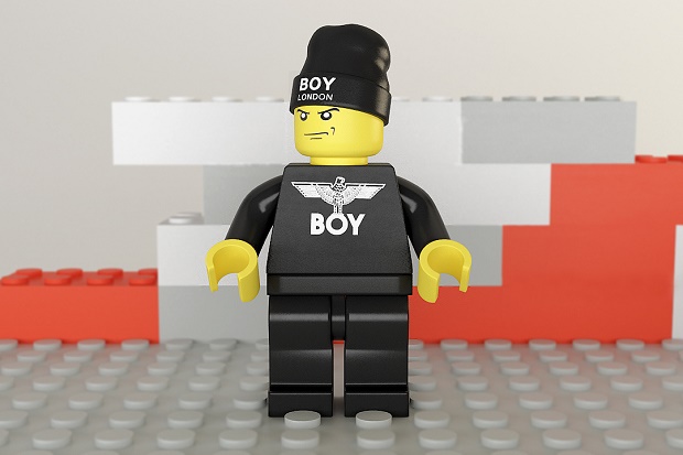 Симеон Георгиев украсил фигурки LEGO стритвеар брендами