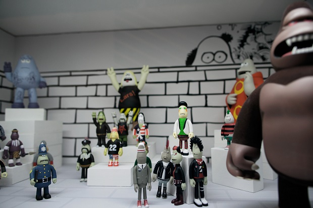 Фаррелл Уильямс стал куратором выставки виниловых игрушек “This Is Not A Toy”