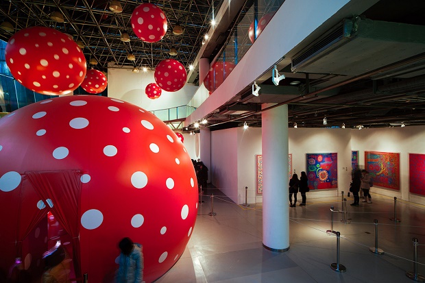 Выставка Яйои Кусама “A Dream I Dreamed” в Шанхае