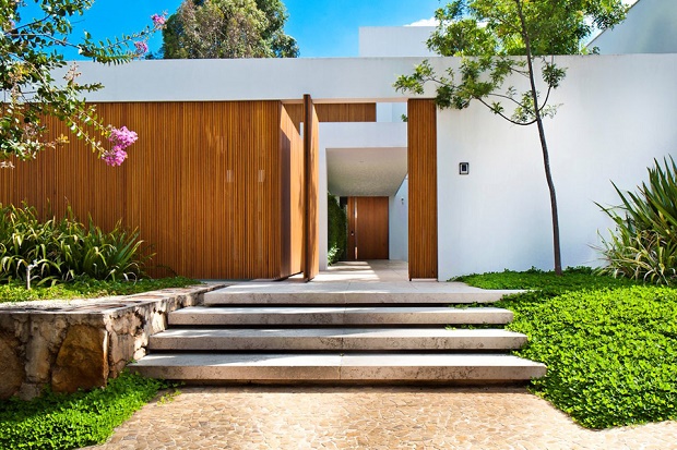 Современный дом в Бразилии от Marcelo Sodré