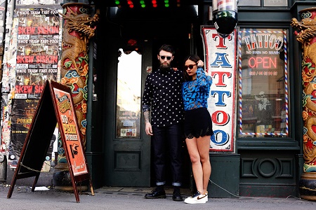 Уличный стиль: Carla Sison и Krésten Thøgersen в нарядах от Eleven Paris