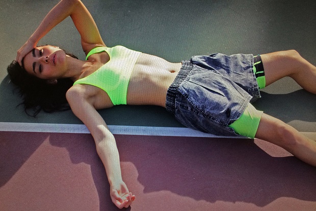 Андрианна Хо снялась в ретро-лукбуке Sweat The Style 2014