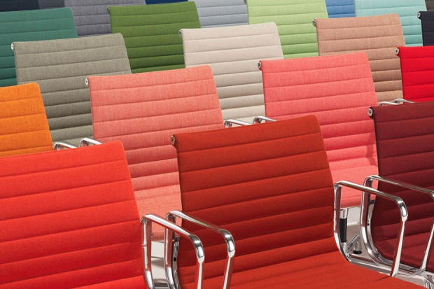 Дизайнерские стулья Vitra Aluminum Eames