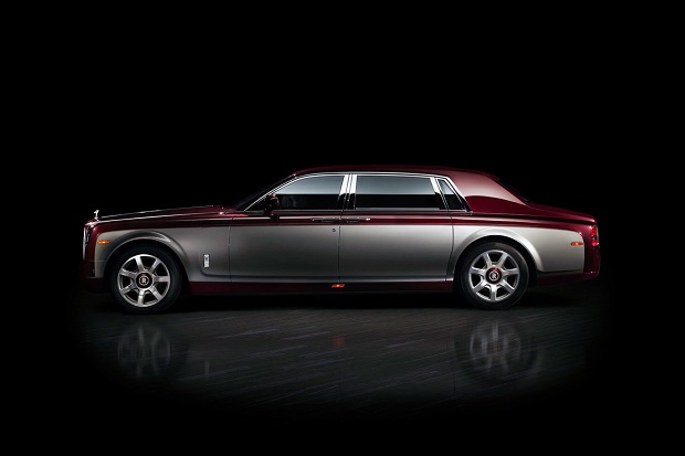 Rolls-Royce показал эксклюзивную модель Pinnacle Travel Phantom
