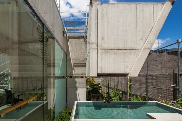 Современный частный дом в Сан-Паулу от студии spbr