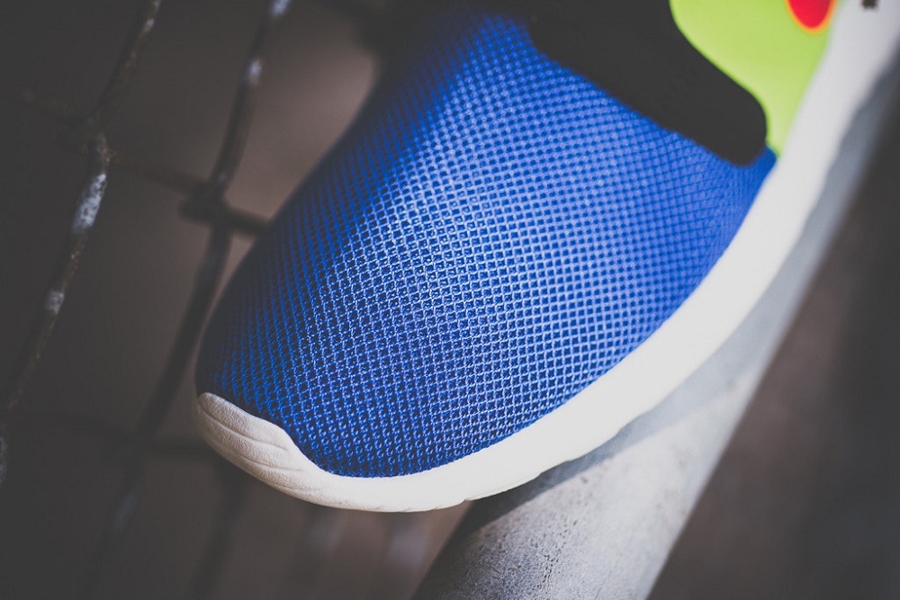 Детальные снимки кроссовок Nike Roshe Run HYP Prem “Magista”