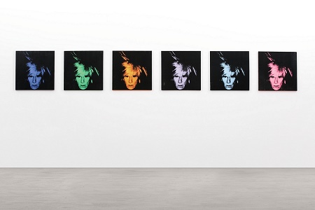 Серия из шести автопортретов Энди Уорхола продана с аукциона за $30 млн