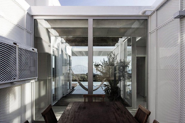 Современный частный дом Tarifa от James & Mau Arquitectura