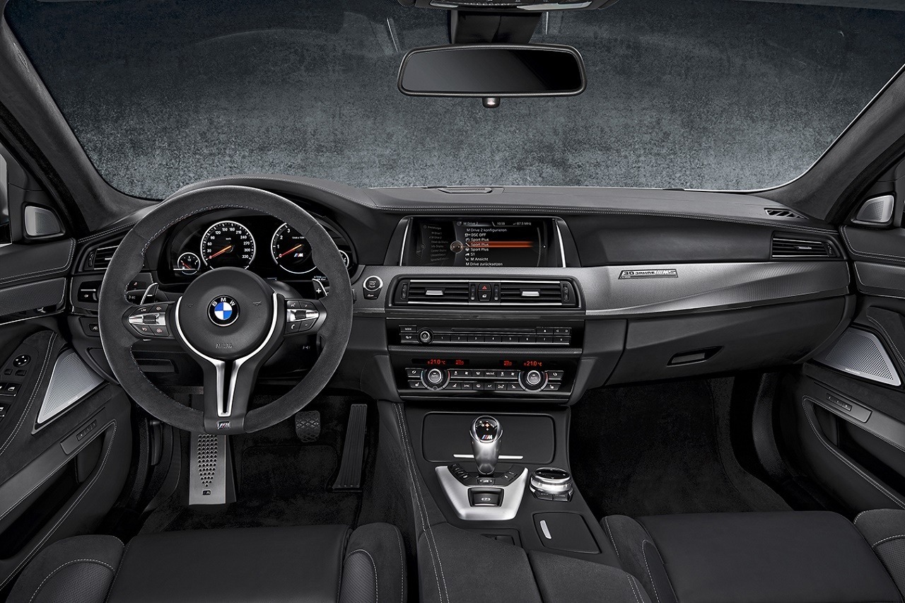 Юбилейная версия BMW M5 “30 Jahre M5” представлена официально