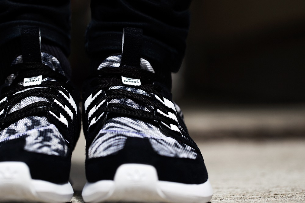 Детальные снимки кроссовок adidas Originals SL Loop Runner