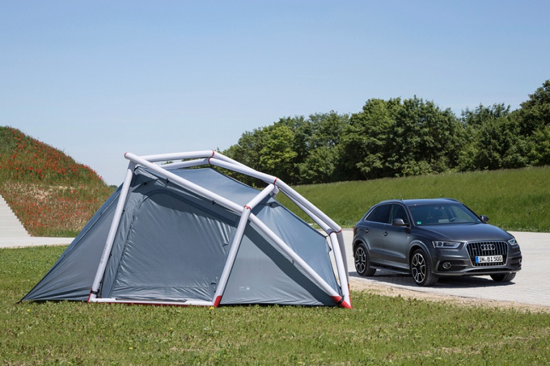Кроссовер Audi Q3 превратился в палатку