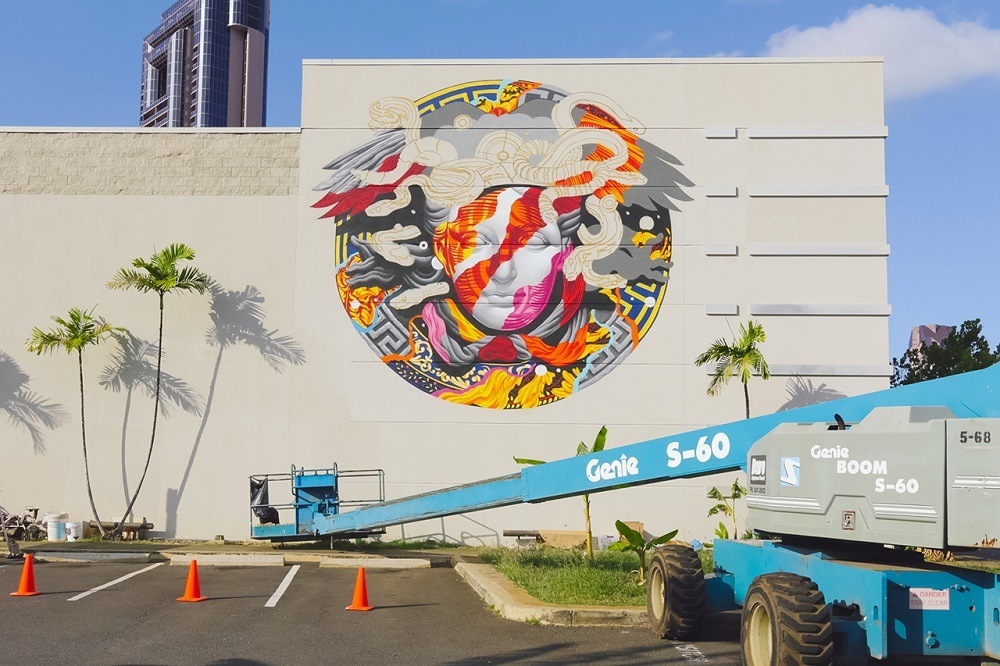 Новая работа POW! WOW! Hawaii x Versace Mural от Тристана Итона