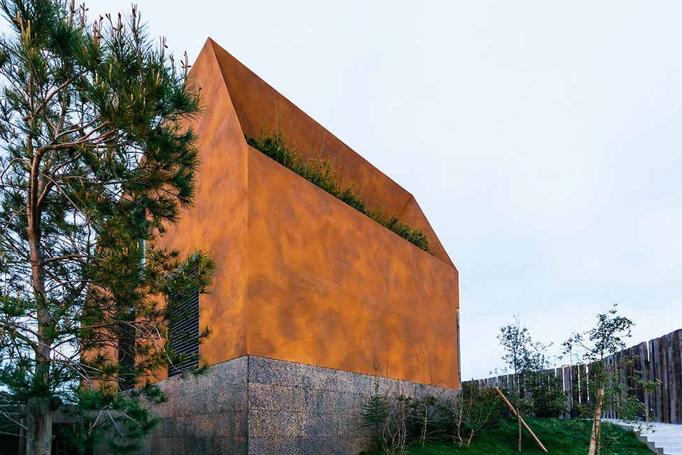 Интересный дом с панорамным видом в Португалии