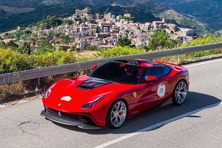 На Сицилии дебютировал штучный родстер Ferrari F12 TRS