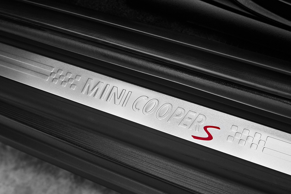 Официально представлен Mini Cooper Hardtop 2015