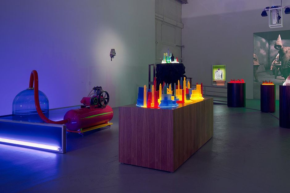 В Geffen Contemporary стартовала выставка посвящённая творчеству Майка Келли