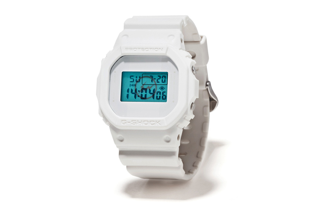Часы fragment design x Casio G-Shock DW-5600 к 5-му дню рождения магазина Ron Herman Japan