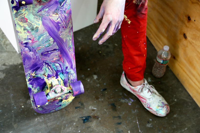 Колеса вместо кисти: полотна Мэтта Рейли в Mana Contemporary