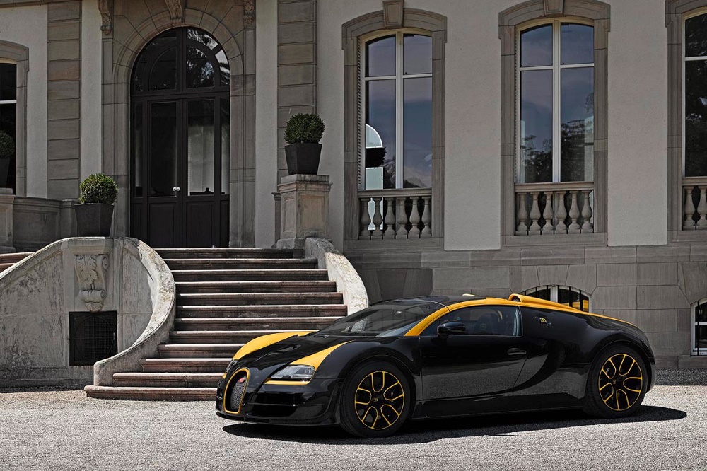 Компания Bugatti представила уникальный Veyron Grand Sport Vitesse 