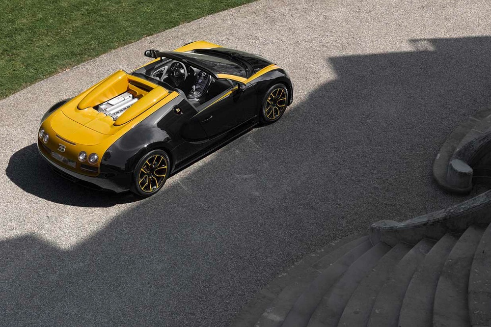Компания Bugatti представила уникальный Veyron Grand Sport Vitesse 