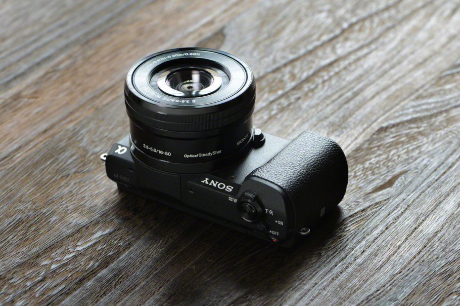 Sony представила беззеркальную камеру A5100 формата APS-C