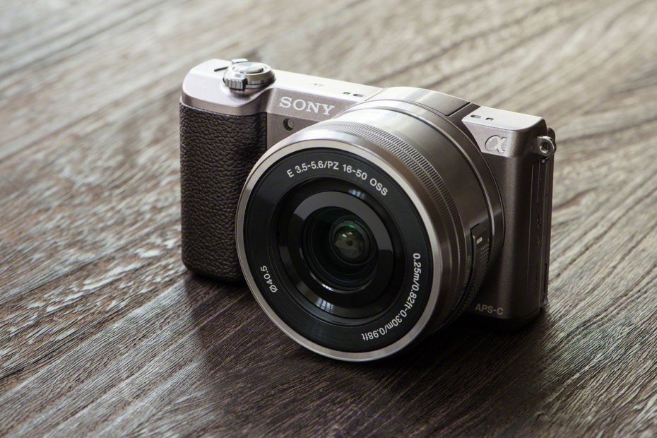 Sony представила беззеркальную камеру A5100 формата APS-C
