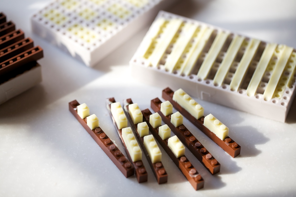 Японский дизайнер сделал LEGO из шоколада