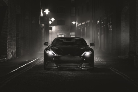 Aston Martin представил новый Vanquish Carbon Edition