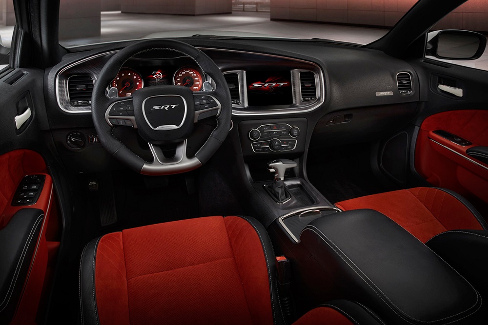 Dodge Charger SRT Hellcat 2015 стал самым быстрым и мощным седаном в мире