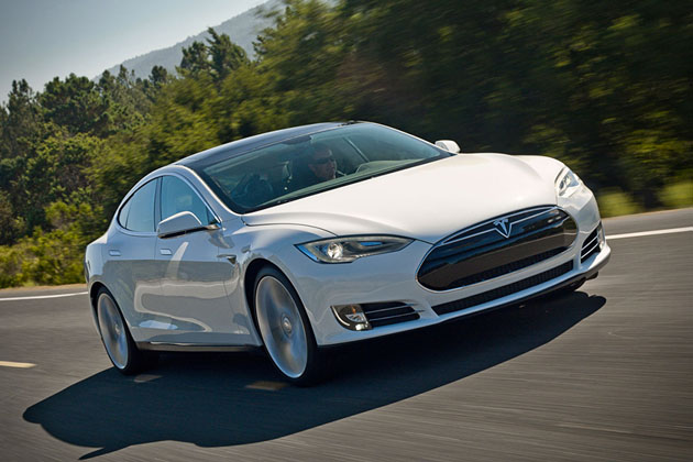 Tesla показала полноприводный электрокар Model S P85D