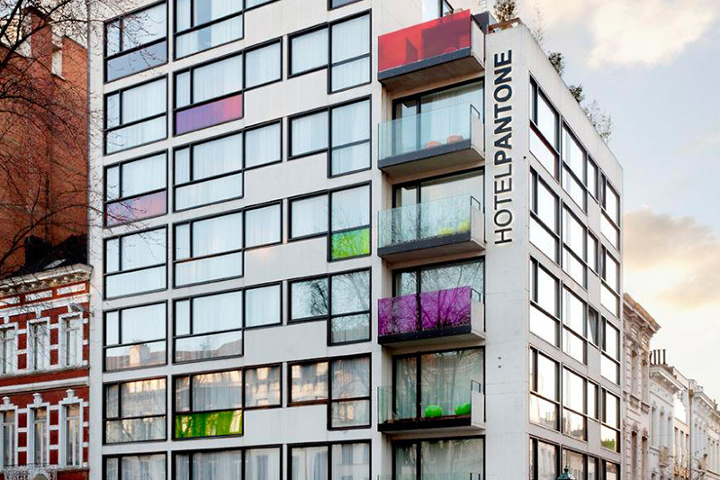 7 цветовых палитр в одном интерьере: Pantone Hotel