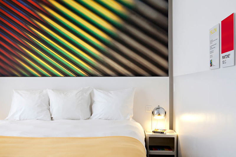 7 цветовых палитр в одном интерьере: Pantone Hotel