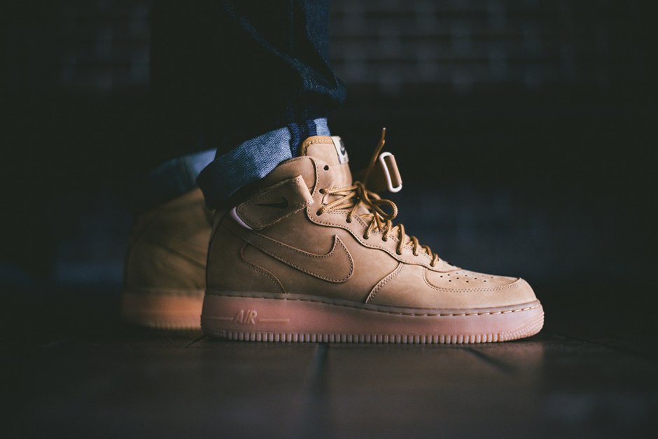 Детальные снимки кроссовок Nike Air Force 1 Mid “Wheat”
