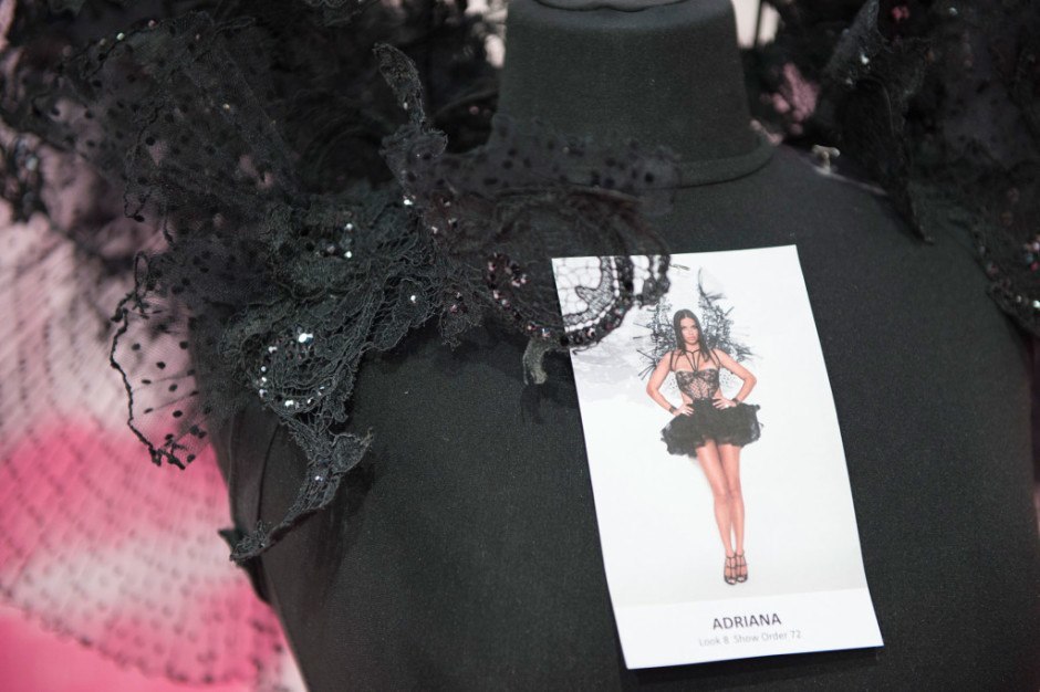 В Лондоне прошел показ Victoria's Secret Fashion Show 2014