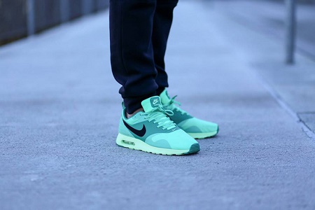 Кроссовки Nike Air Max Tavas «Green Glow»