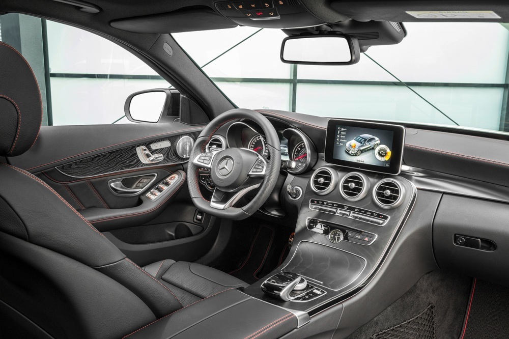 Mercedes-Benz C450 AMG Sport — за шаг до C63 AMG