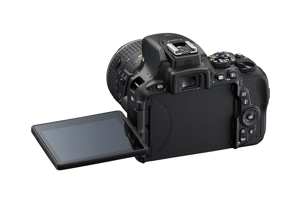 Самая компактная и лёгкая DSLR Nikon D5500 с поворотным сенсорным экраном