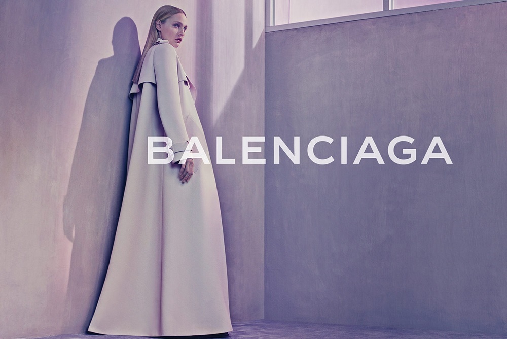Саша Пивоварова в весенне-летней кампании Balenciaga 2015