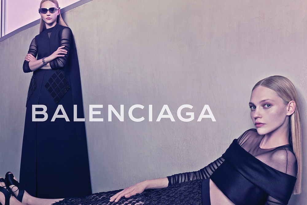 Саша Пивоварова в весенне-летней кампании Balenciaga 2015