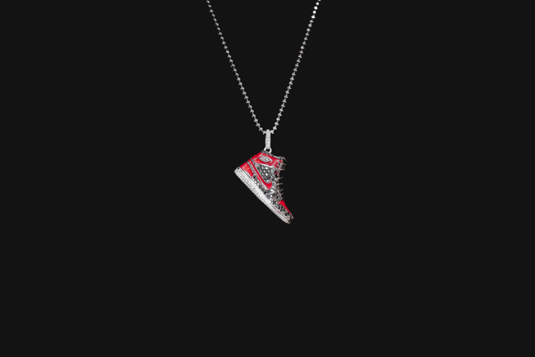 Ювелирное украшение Air Jordan 1 Diamond Pendant от Mr. Flawless